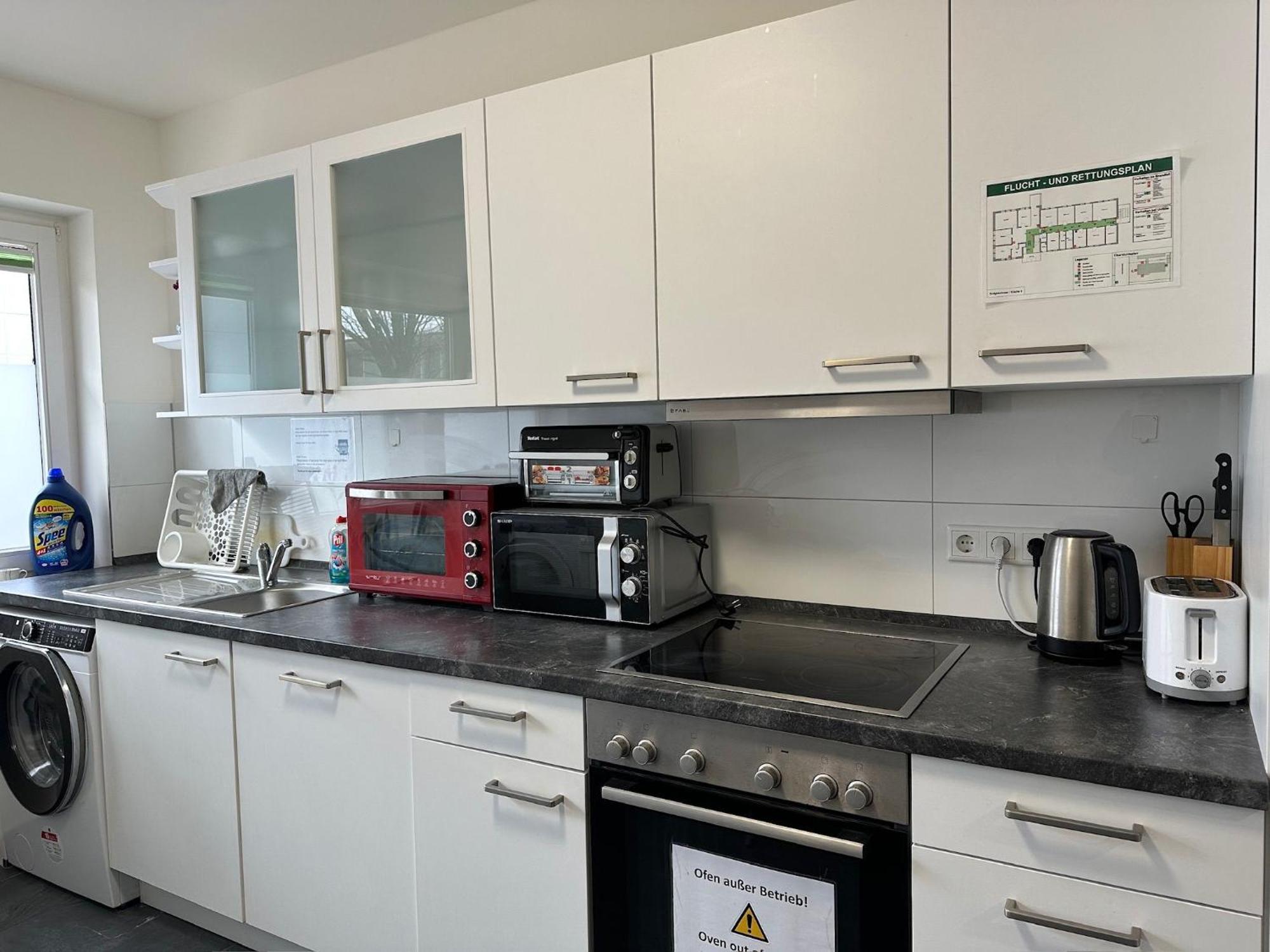Mk Hostel Oyten - Free Wifi & Parking - 24H Check-In 外观 照片