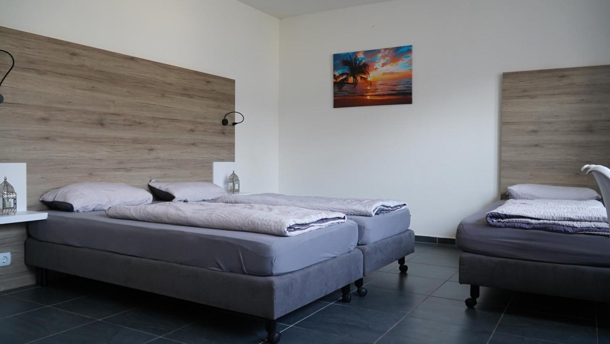 Mk Hostel Oyten - Free Wifi & Parking - 24H Check-In 外观 照片