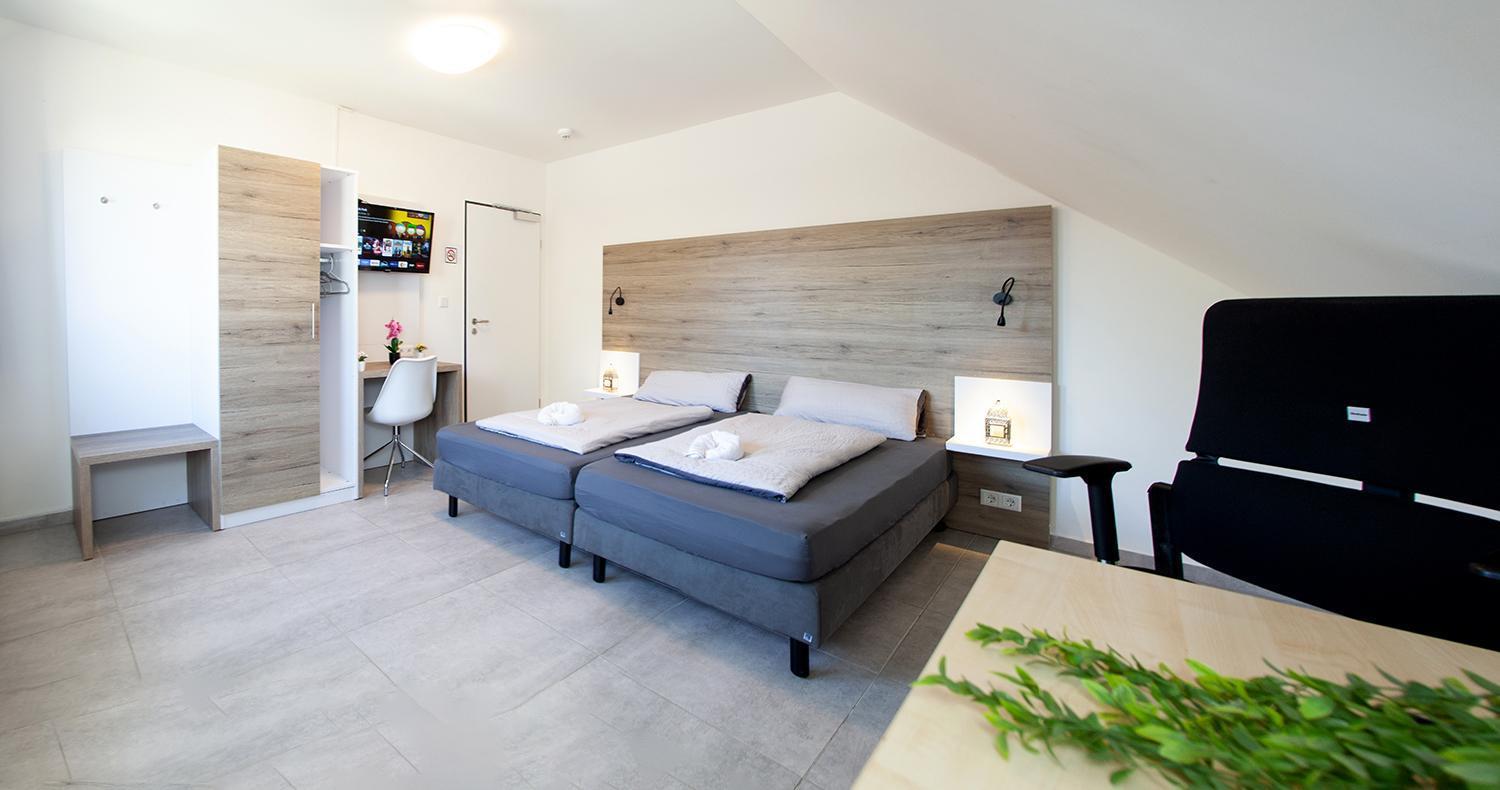 Mk Hostel Oyten - Free Wifi & Parking - 24H Check-In 外观 照片